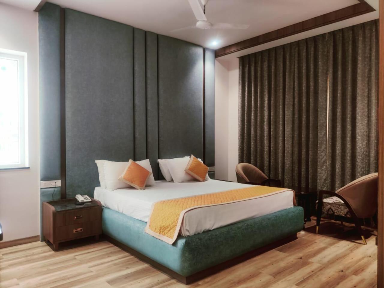 Nirvana Grand Hotel & Resort Gaya Esterno foto