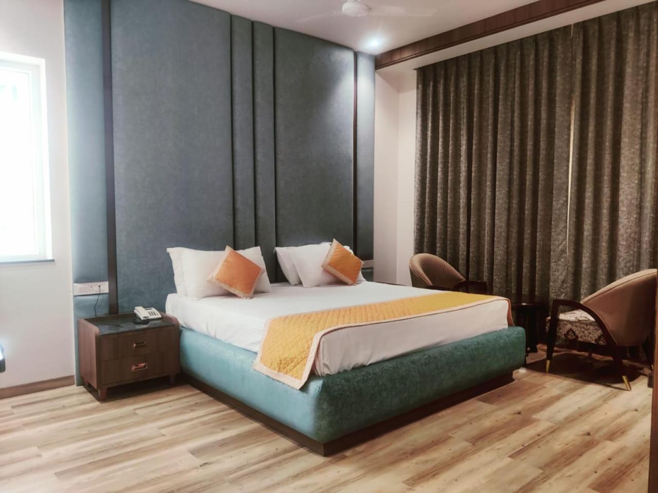 Nirvana Grand Hotel & Resort Gaya Esterno foto